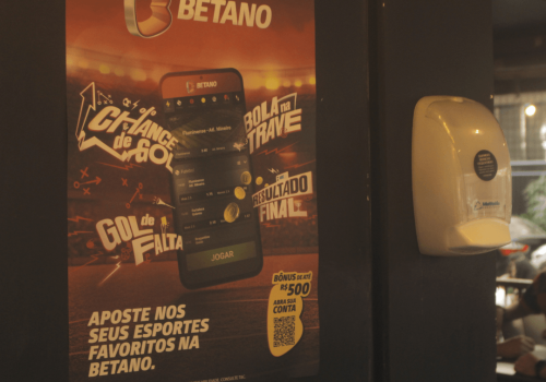 OOH e DOOH: qual a diferença e como integrar essas mídias na estratégia de marketing